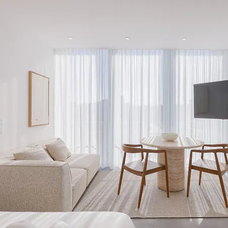 Inside Avenida Aveiro