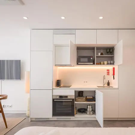 Inside Avenida Daire Aveiro