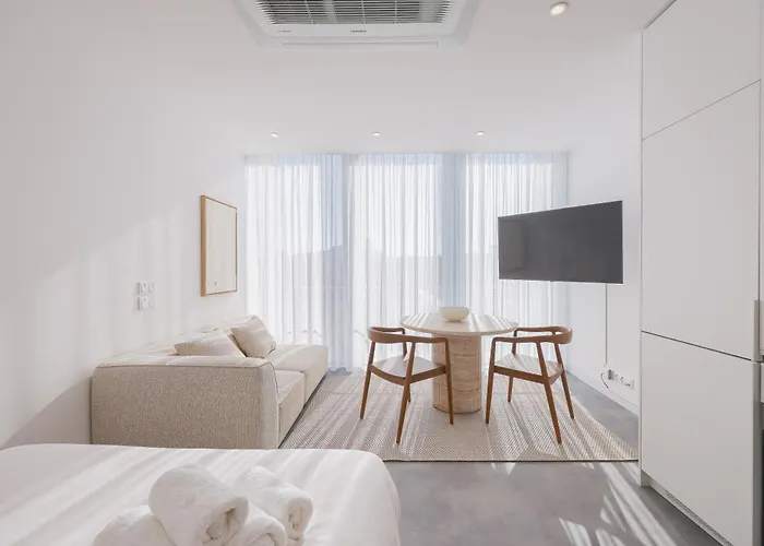 Inside Avenida * Aveiro